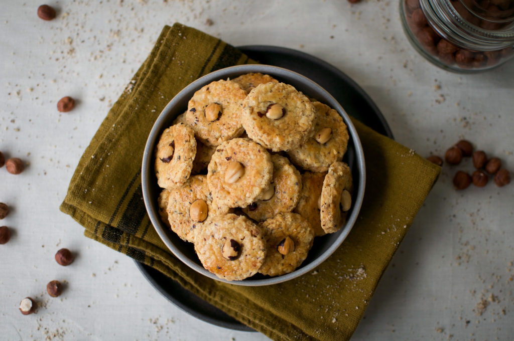 emmental and hazelnuts biscuits