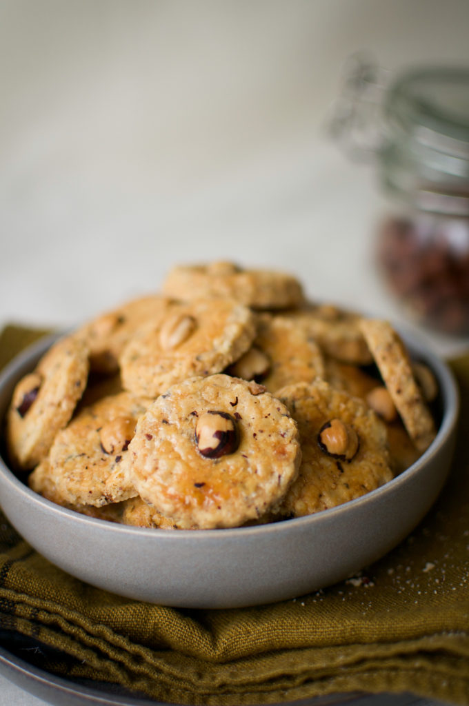 emmental and hazelnuts biscuits